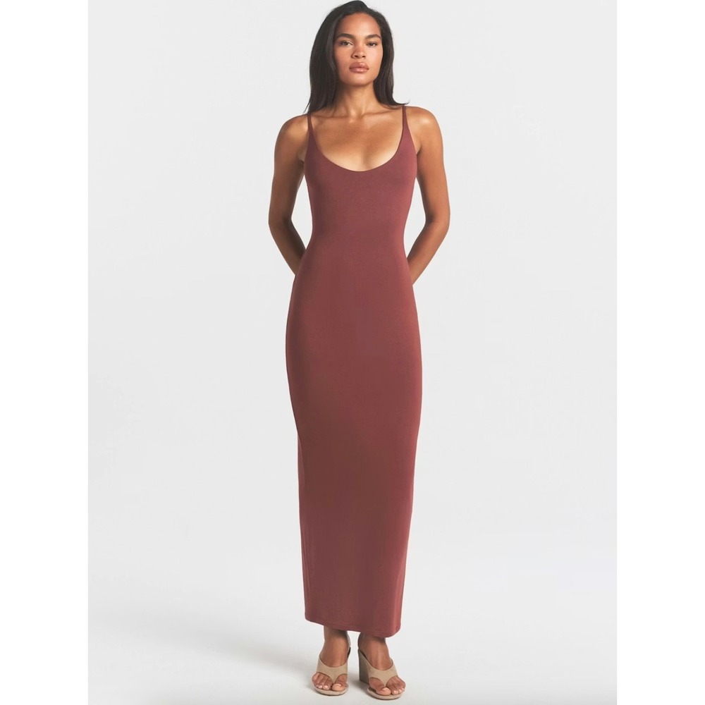 Skims Smooth Layers Scoop Neck Long Dress Redwood Small